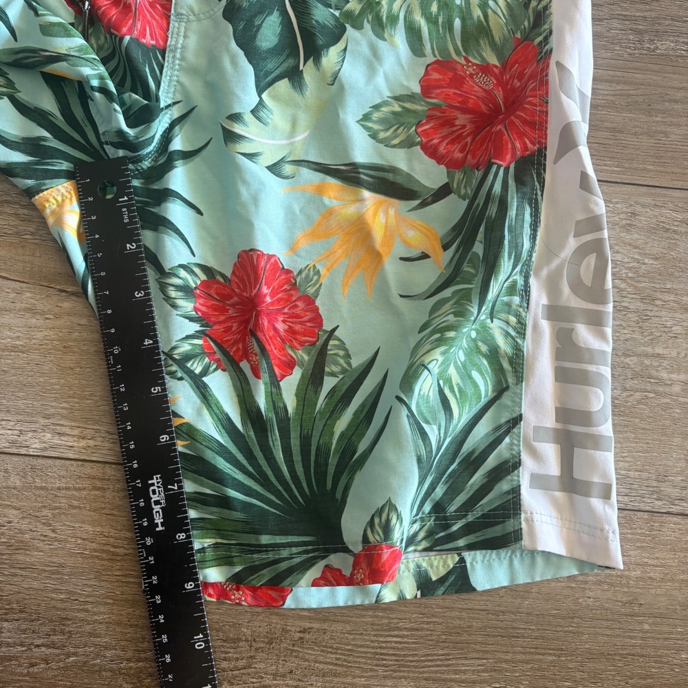 Hurley Board Shorts Men 32 Floral Hibiscus Tropical Surf Swim Trunks Quick Dry - Picture 7 of 8